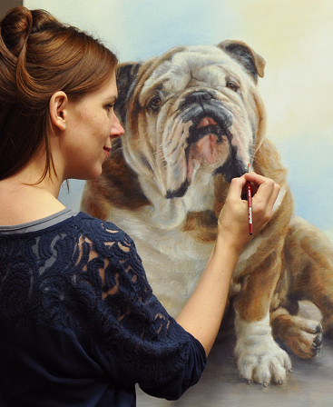 Marjolein Kruijt paints animal portraits in her studio