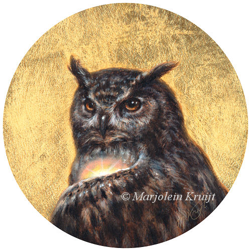 'I am Wisdom', - oehoe, uilen schilderij, 23K bladgoud en olieverf, 12 cm (te koop)