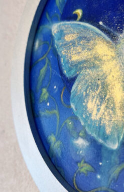 close-up gold powder